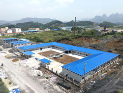 太平洋建設廣西環(huán)江縣農(nóng)民工創(chuàng)業(yè)園項目部U型活動房建設